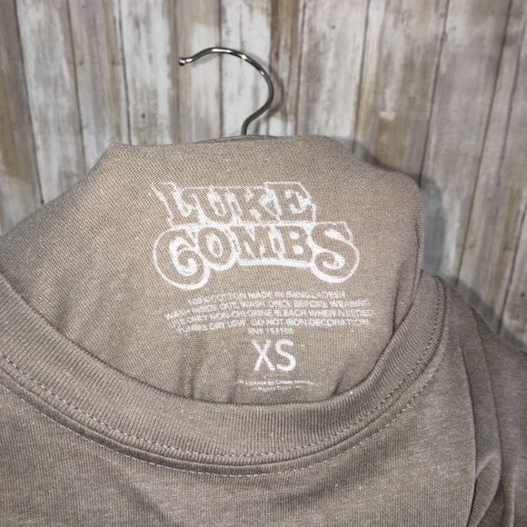 NWT Luke Combs Lovin’ On You Tee - Picture 5 of 5